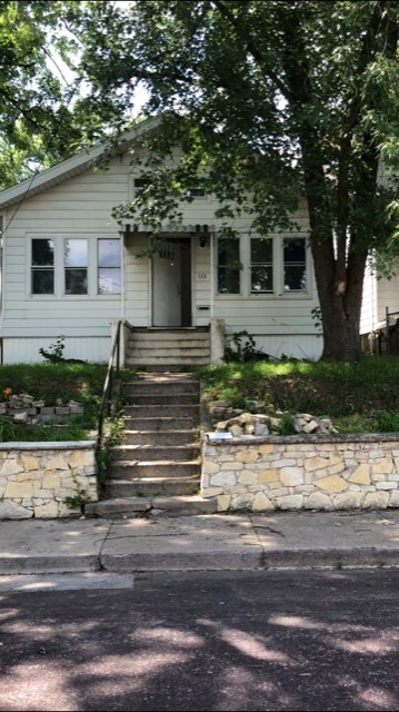 Foto principal - 133 NE Rock Island Ave