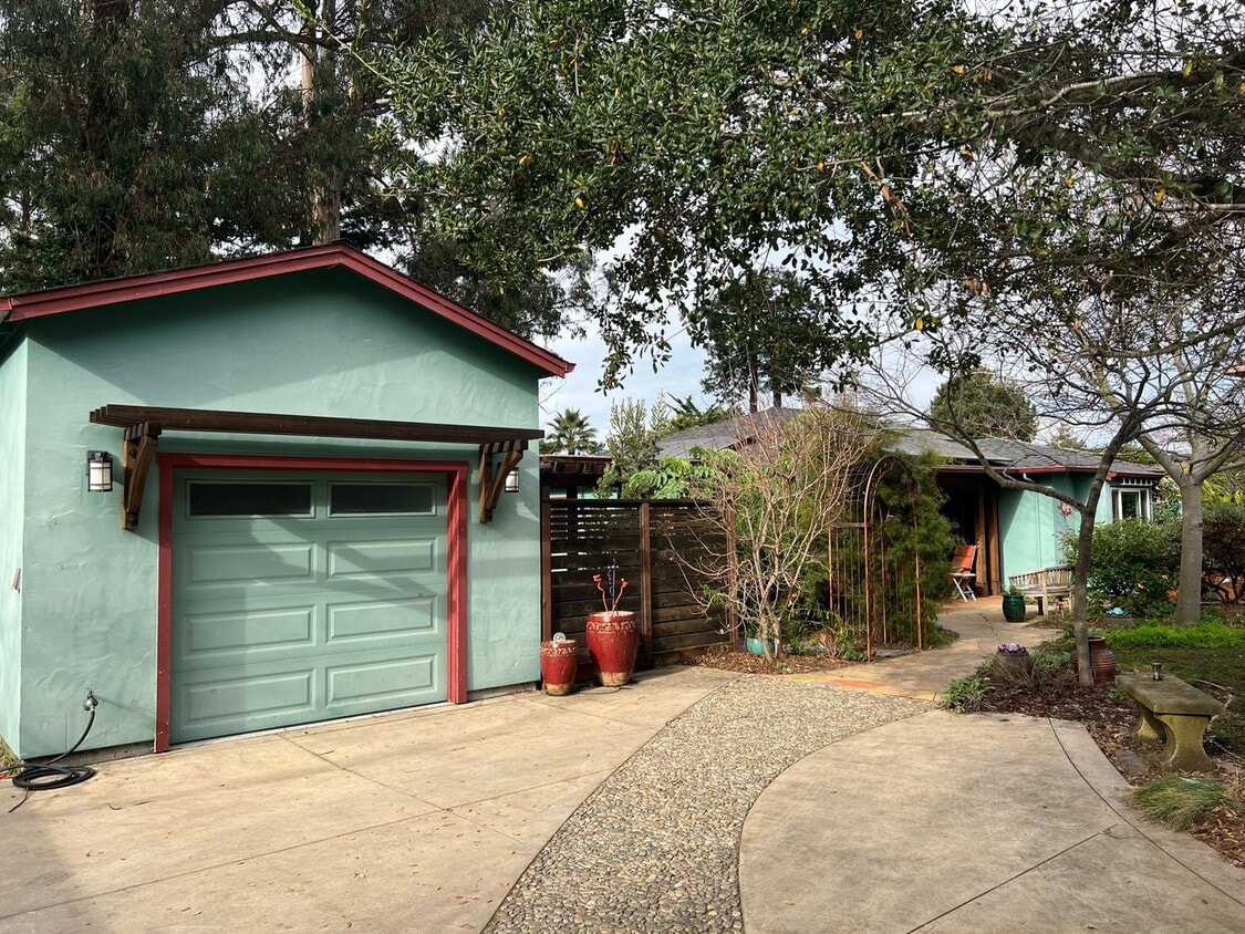 Primary Photo - 2 Bed, 1.5 Bath ADU Vacation Home in Seabr...
