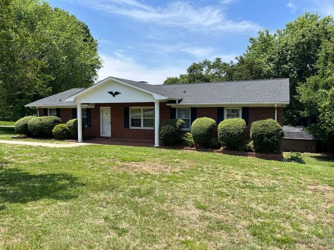 Building Photo - Spacious 4-Bedroom 3-Bathroom Brick Home in Arcadia Area