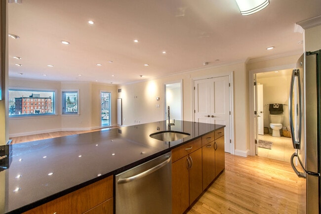 Interior Photo - 1443 Beacon