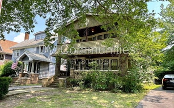 Building Photo - 1647 Hillcrest Rd