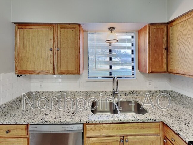 Building Photo - 10439 Spindrift Ln