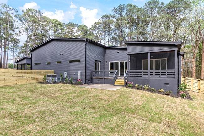 Building Photo - 1613 Bruce Cir