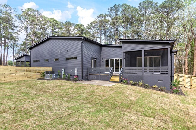 Foto del edificio - 1613 Bruce Cir