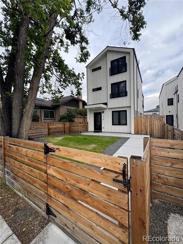 Building Photo - 1310 Zenobia St