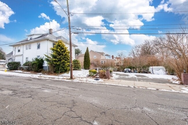 Building Photo - 106 Sadler Rd