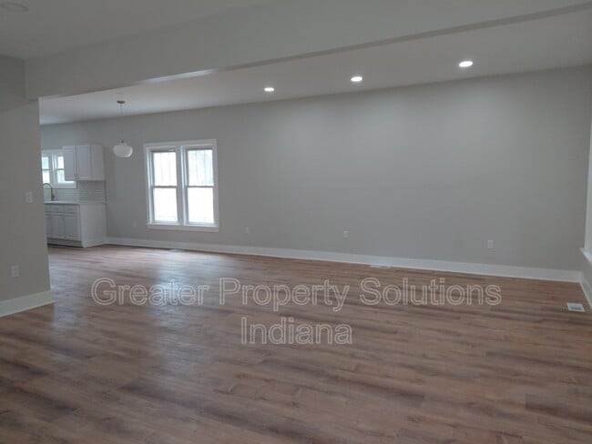 Building Photo - 252 Lawndale St