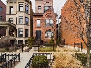 Building Photo - 632 W Barry Ave