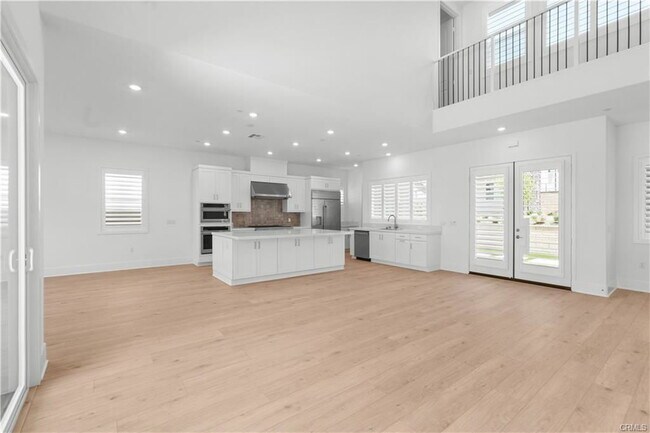 Building Photo - 240 Sora