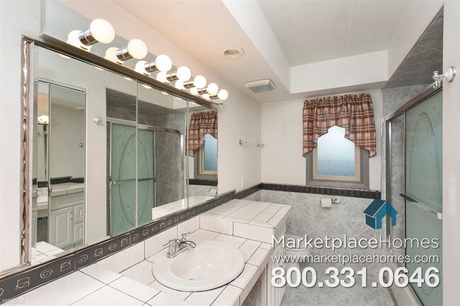 Foto del edificio - 3455 W 111th St