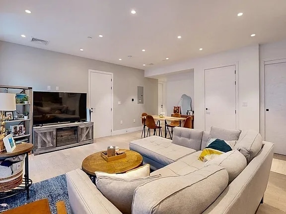 Photo - lnblok House