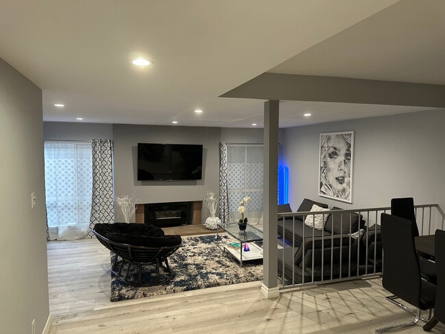 Building Photo - 4807 Woodley Ave