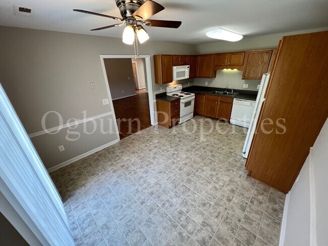 Building Photo - 3337 Stavanger Ct-3BR/2BA-Eagle Ridge HOME...