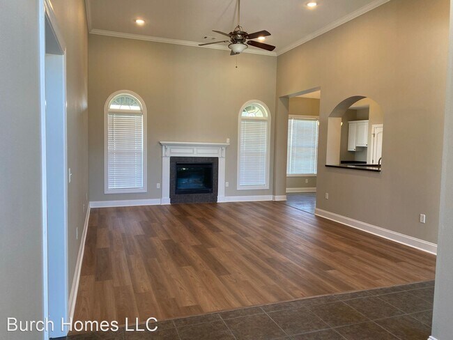 Building Photo - 4 br, 2 bath House - 900 Gloucester