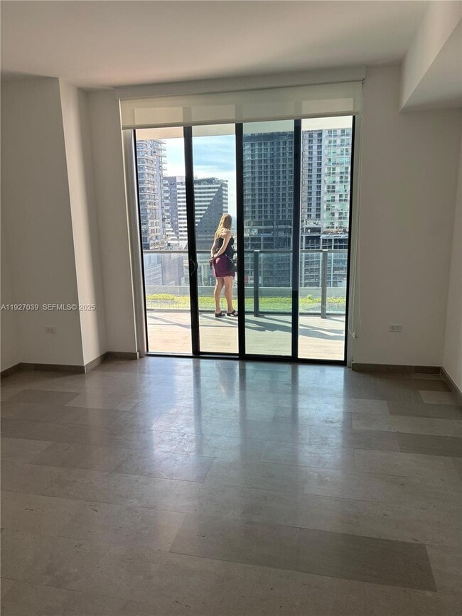 Foto del edificio - 68 SE 6th St