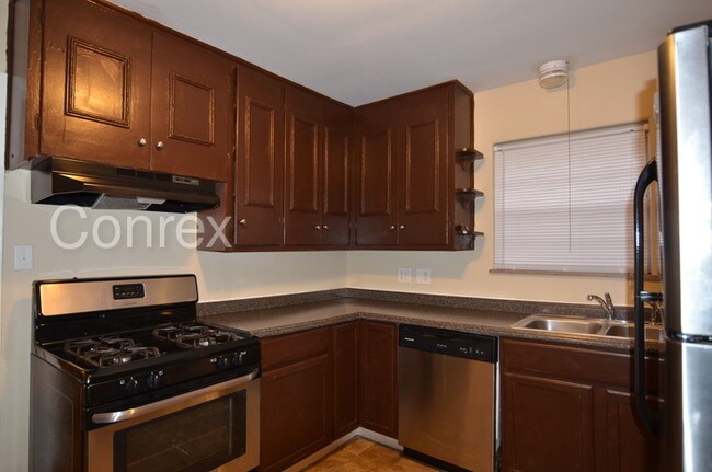 Building Photo - 5635 Coburn Ave