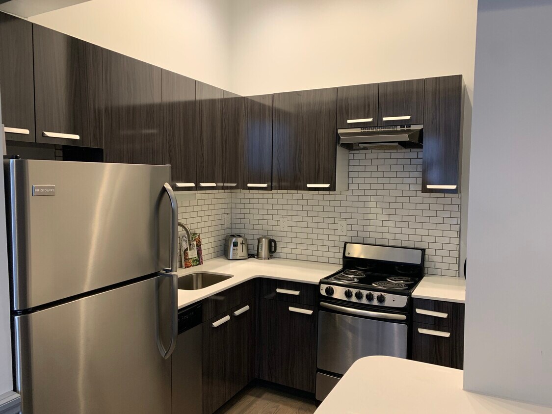 225 Newbury St Unit 1R, Boston, MA 02116 Condo for Rent in Boston, MA