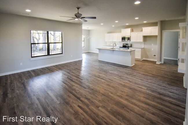 Foto del edificio - 4 br, 2 bath House - 85 w. Chikasaw Rd