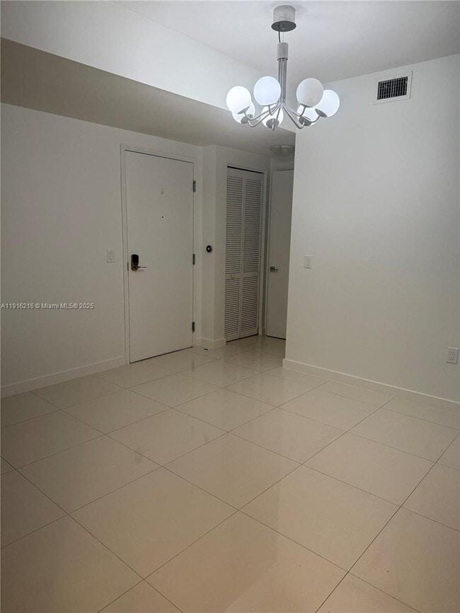 Foto del edificio - 7825 NW 107th Ave