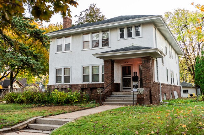 Foto del edificio - 4401 Harriet Ave