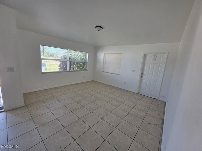 Building Photo - 1248 Columbus Blvd