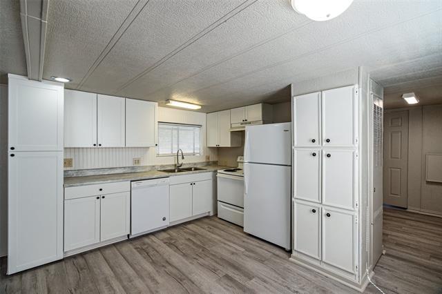 Building Photo - 4001 Gloria Dr