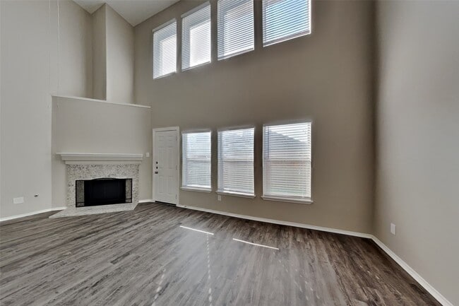 Building Photo - 5015 Mossy Bridge Dr