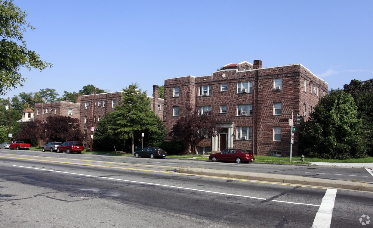 Foto principal - 5906 13th St NW