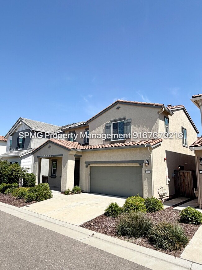 Foto del edificio - "Modern Rocklin Home : Spacious 3-Bedroom Home with Elegant Hardwood Accents!"