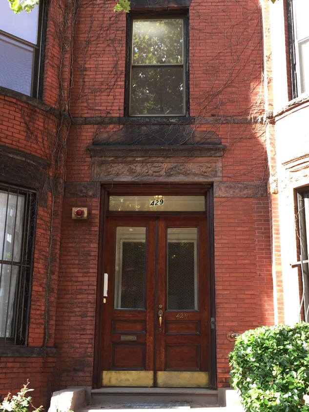 Foto principal - 427 Marlborough St