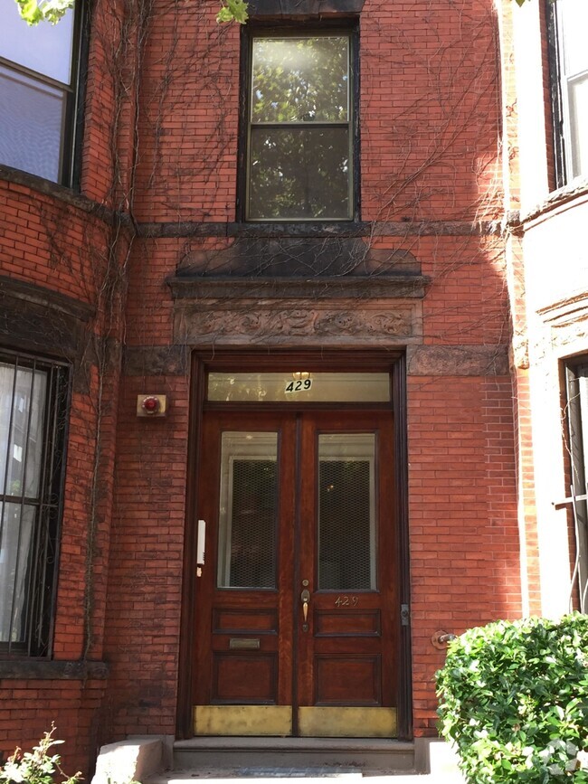 Building Photo - 427 Marlborough St