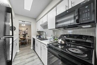 Building Photo - 16799 Kleinwood Dr