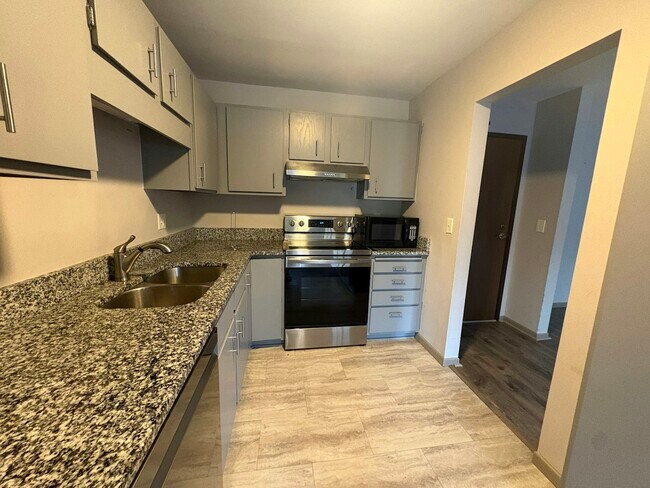 Foto del edificio - 7301 W 101st St