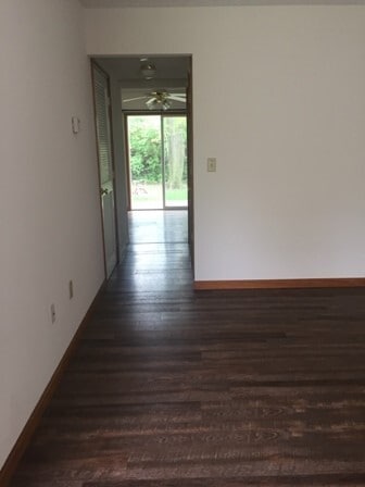 Building Photo - 760 Village Dr