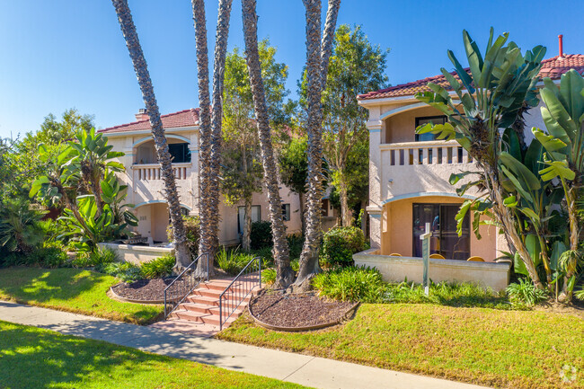 Entrance - Pacific Beach Townhomes