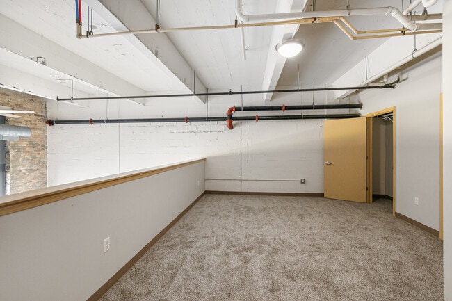 Building Photo - Blue Ribbon Lofts