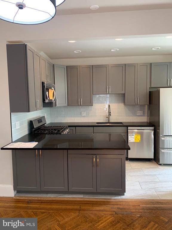 Foto del edificio - 1708 Kilbourne Pl NW