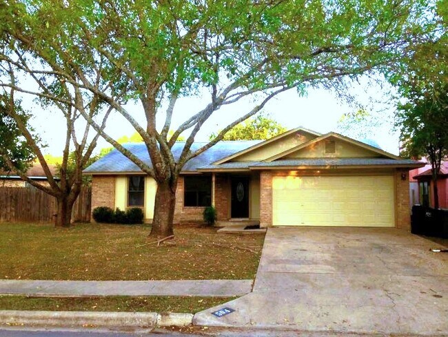 Building Photo - 504 Maple Run Dr