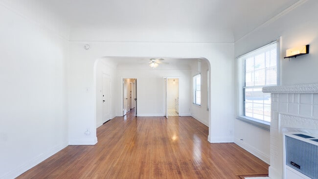 Building Photo - 649 N Irving Blvd