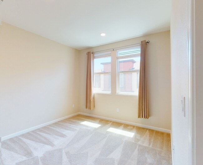 Building Photo - 1035 Giacomo Ln