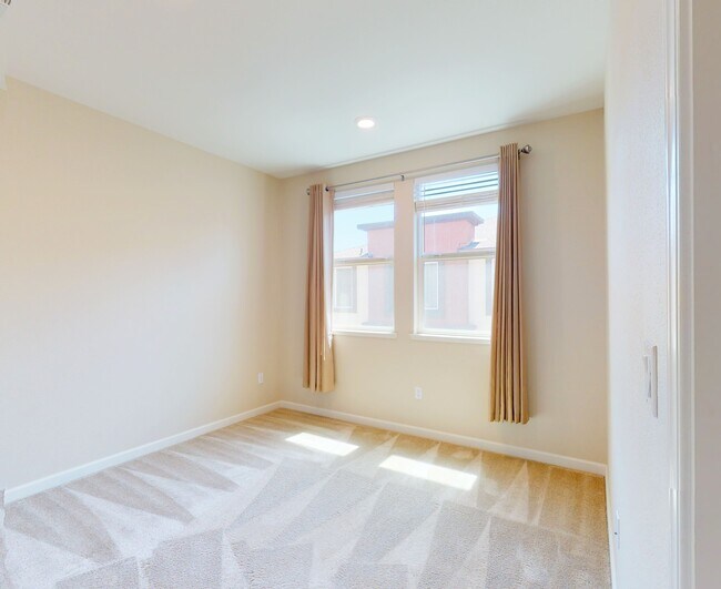 Foto del edificio - 1035 Giacomo Ln