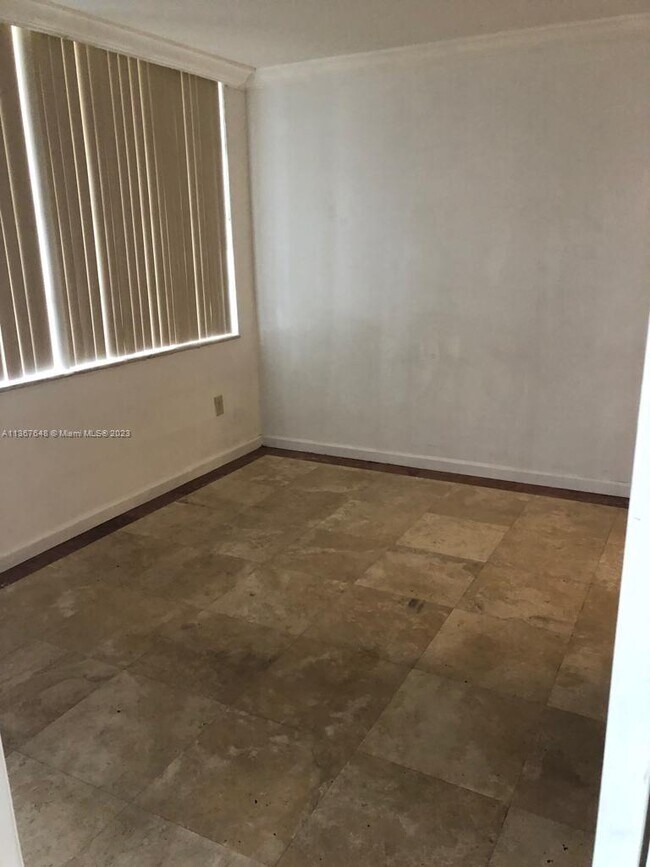 Foto del edificio - 2175 NE 170th St