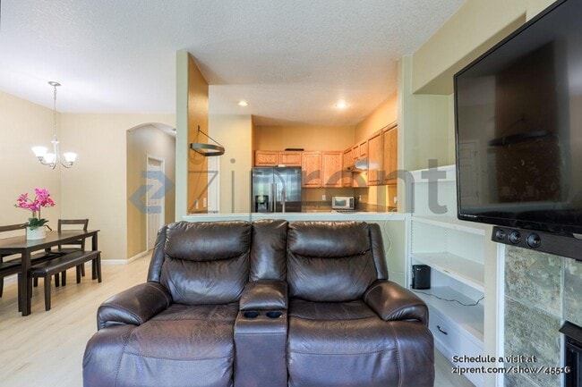 Building Photo - 17258 SW Pleasanton Ln