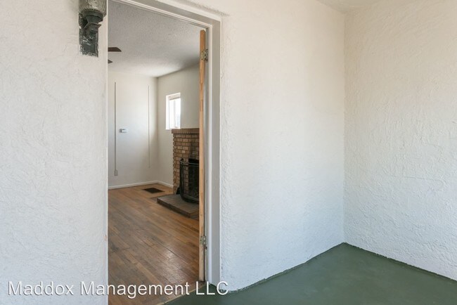 Foto del edificio - 2102 Coal Ave SE