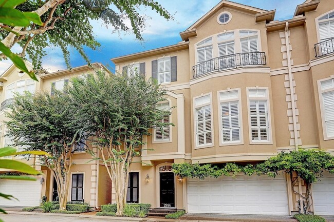 Building Photo - 2914 Brompton Square Dr