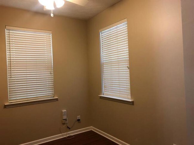Building Photo - 695 W Oaks Dr, Woodstock, GA, 30188
