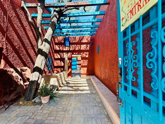 Foto del edificio - Spanish Adobe Casita in the Heart of Downt...