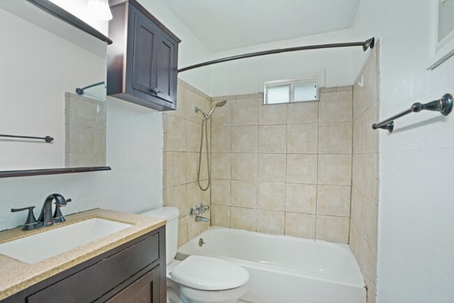 Building Photo - 4313 Sherwood Dr