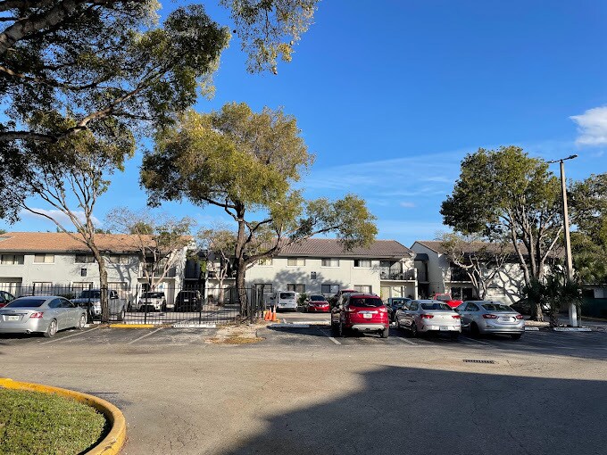 Primary Photo - 7070 NW 179th St