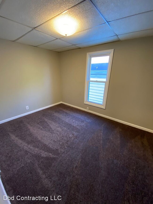 Building Photo - 3 br, 1.5 bath House - 1706 W. Main St.